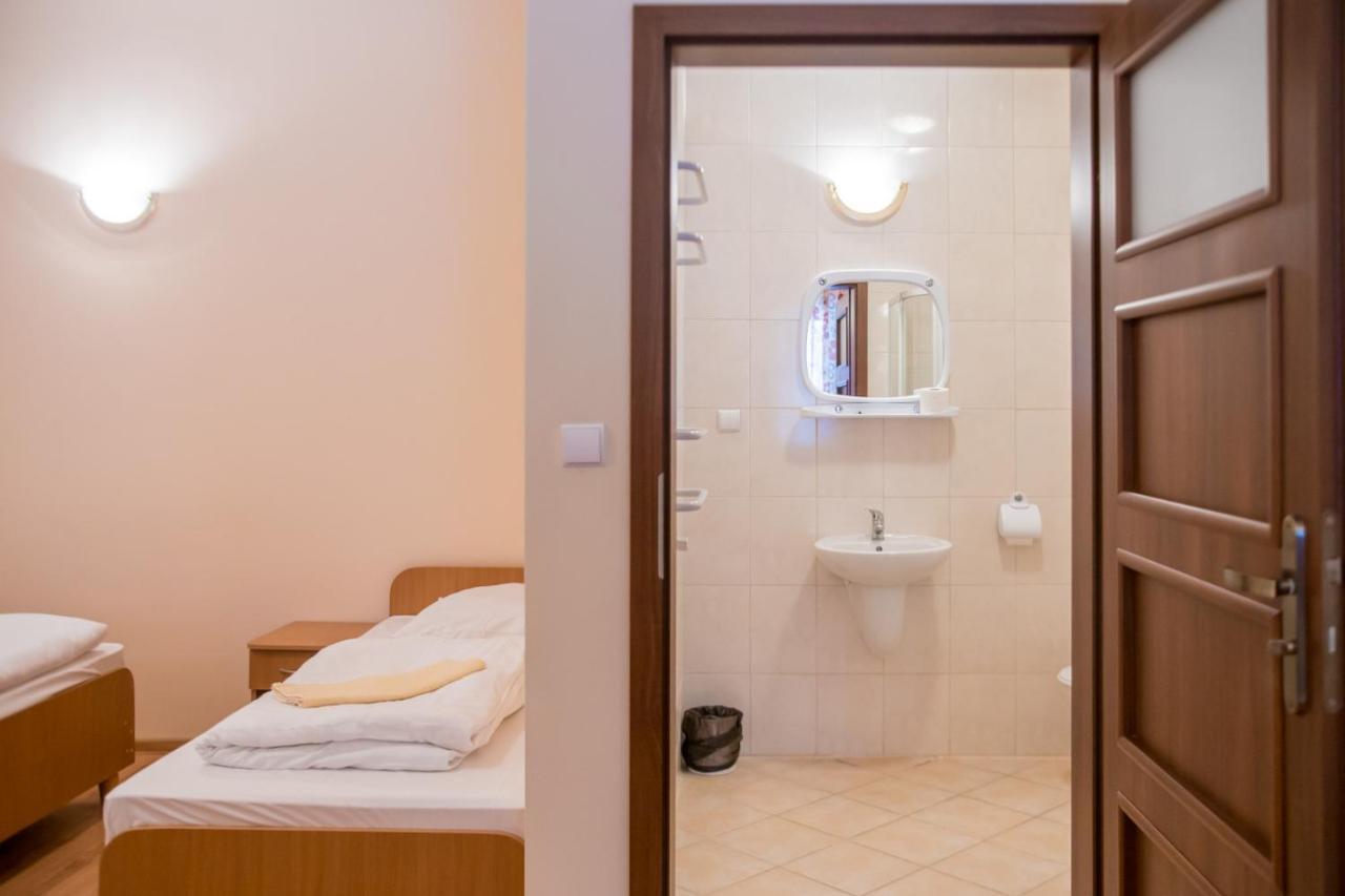 Podkowa Villa Police Kültér fotó